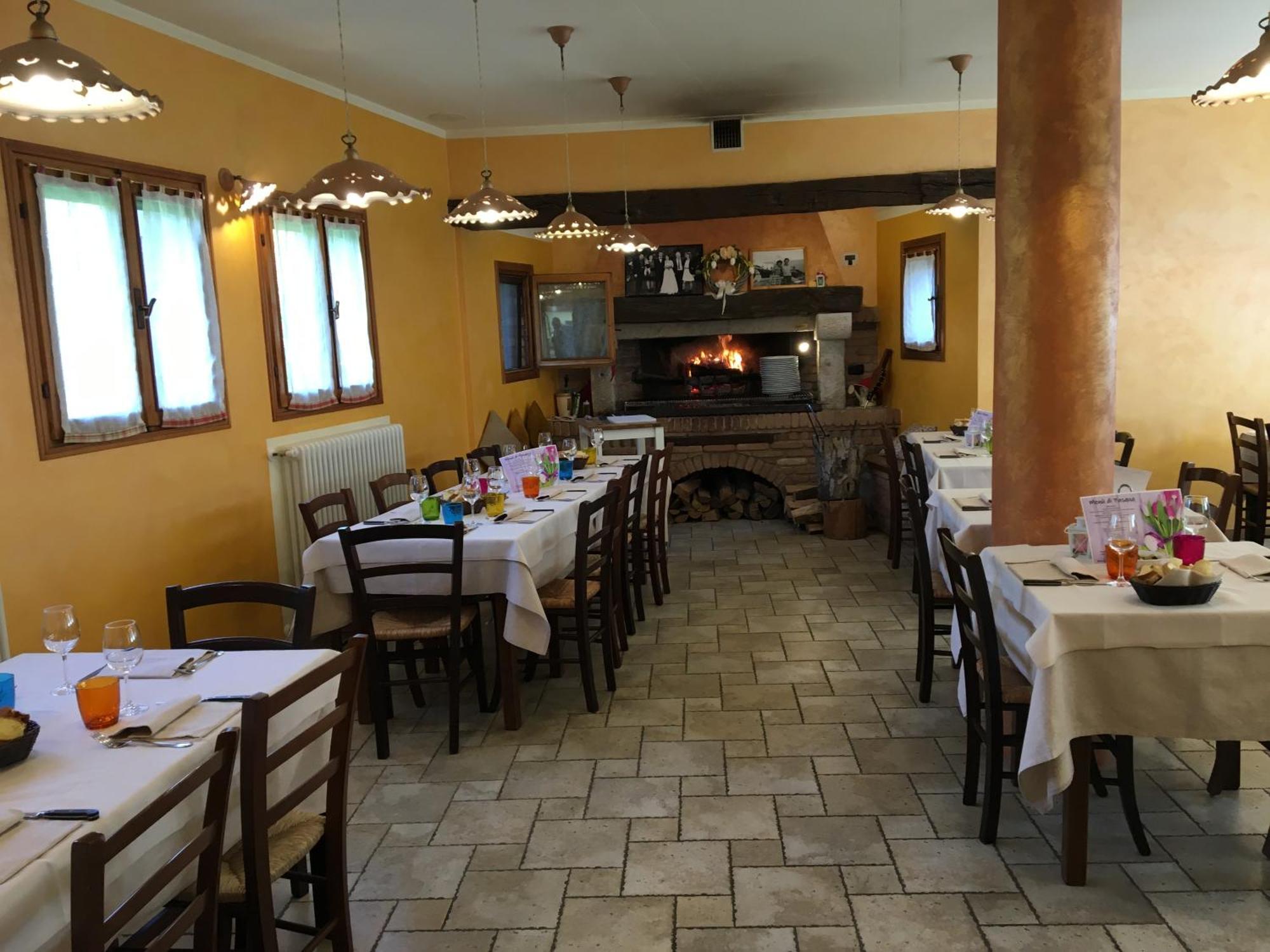Agriturismo Il Bosco Camere Vittorio Veneto Luaran gambar